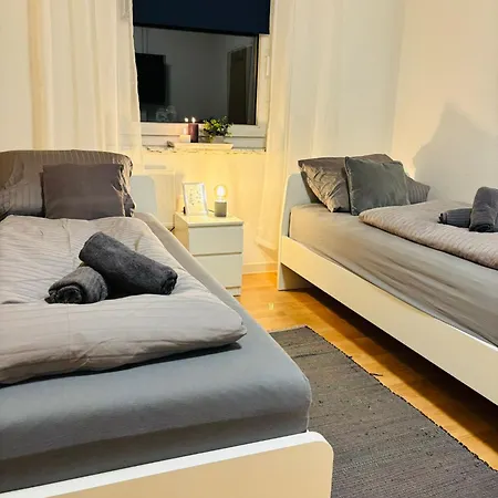 Schoene Ueber Den Daechern Von *